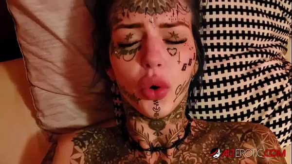 XXX سب سے اوپر کی ویڈیوز Inked up beauty Amber Luke craves a big cock