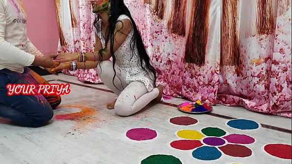 XXX Holi special: Indian Priya had great fun with step brother on Holi occasion Video teratas