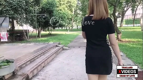 XXX Thai girl showing her pussy outdoors κορυφαία βίντεο