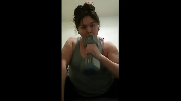 XXX A day in the life of Dee. Oral and arms work out then dee sends off a personal email video. Lastly watch dee play with her present legnépszerűbb videók