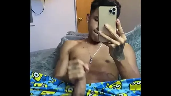 XXX Young gifted with plenty of milk twitter: alexhugecock08 najboljših videoposnetkov