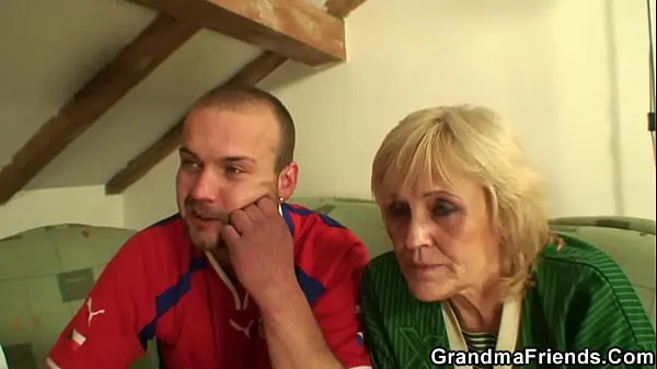 XXX Two buddy share very old blonde granny κορυφαία βίντεο