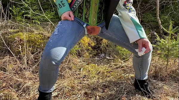XXX big pee, I piss by the side of the road top Videos