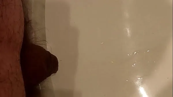 XXX pissing in sink compilation top video's