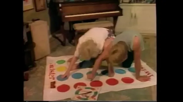 XXX Blonde babe loves spoon position after playing naughty game Twister κορυφαία βίντεο