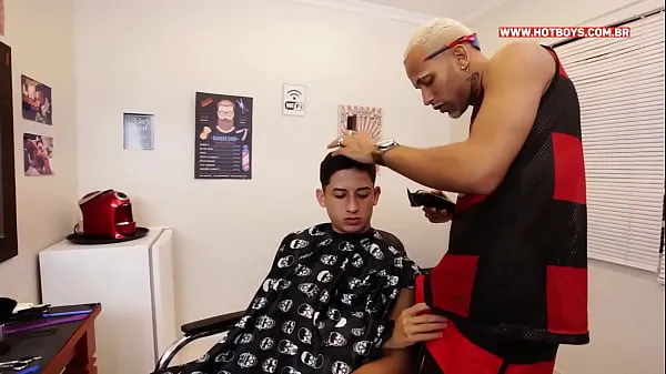 XXX Barber put it in my ass with hair gel Video teratas