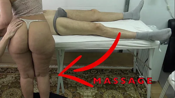 XXX Maid Masseuse with Big Butt let me Lift her Dress & Fingered her Pussy While she Massaged my Dick κορυφαία βίντεο