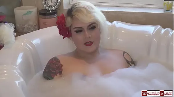 XXX Trans stepmom Isabella Sorrenti anal fucks stepson top videoer