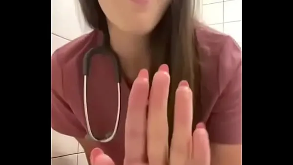 XXX nurse masturbates in hospital bathroom Video teratas