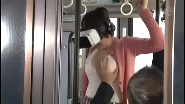 XXX Cute Asian Gets Fucked On The Bus Wearing VR Glasses 1 (har-064 Video hàng đầu