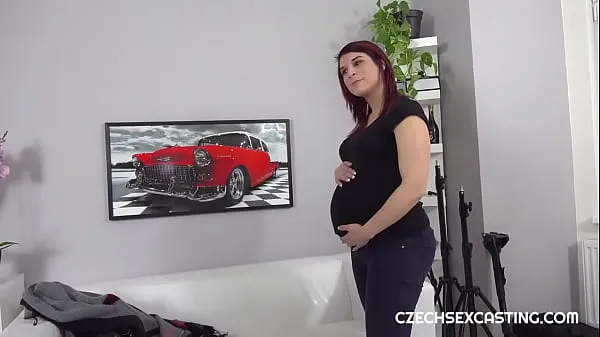 ХХХ Чешская скучающая беременная женщина на кастинге трахается с самим собой топ Видео