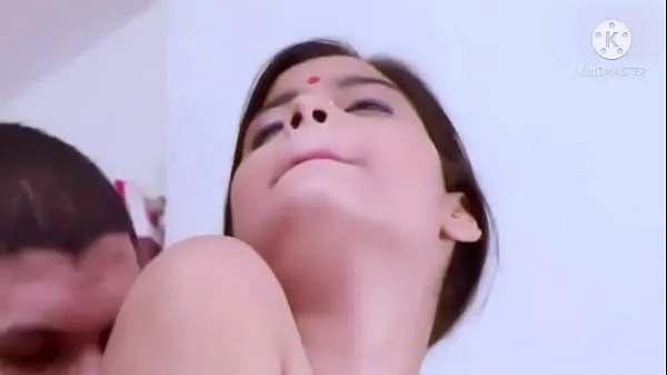 XXX Indian girl Aarti Sharma seduced into threesome web series Video teratas
