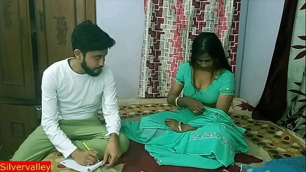 XXX Indian sexy madam teaching her special student how to romance and sex! with hindi voice en iyi Videolar