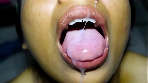 XXX Very sensual blowjob from a beautiful Mexican, they fill her face with a lot of semen suosituinta videota