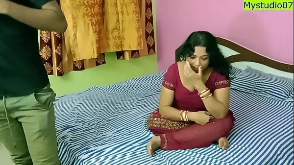XXX Indian Hot xxx bhabhi having sex with small penis boy! She is not happy najlepsze filmy
