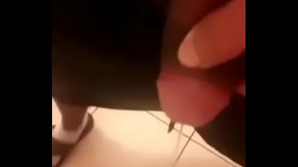 XXX pissing in public bathroom วิดีโอยอดนิยม