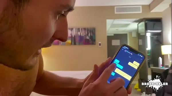 XXX random bareback grindr hook up in hotel room with hot twink and muscle jock lad κορυφαία βίντεο