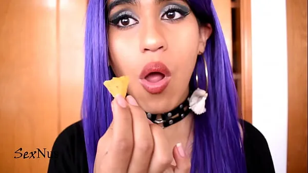 XXX Chewing delicious xbag of chips top Videos