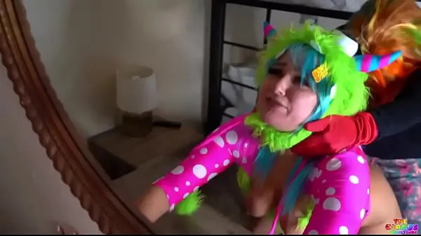 XXX Annoying best friend gets fucked hard by a clown pornstar शीर्ष वीडियो