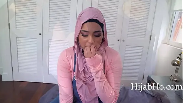 XXX Fooling Around With A Virgin Arabic Girl In Hijab أفضل مقاطع الفيديو