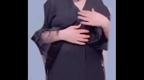 XXX سب سے اوپر کی ویڈیوز Saudi woman in niqab, 2023 fire show