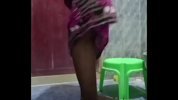 XXX سب سے اوپر کی ویڈیوز Indian aunty bathing