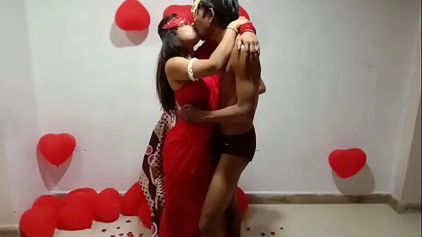 XXX Newly Married Indian Wife In Red Sari Celebrating Valentine With Her Desi Husband - Full Hindi Best XXX热门视频