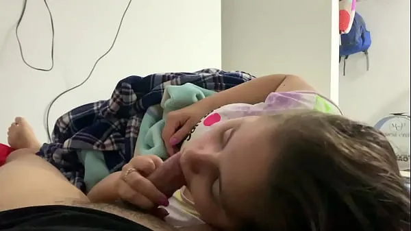 XXX My little stepdaughter plays with my cock in her mouth while we watch a movie (She doesn't know I recorded it bästa videor
