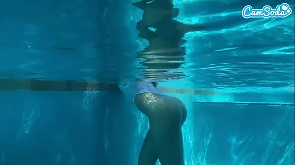 XXX Underwater Sex Amateur Teen Crushed By BBC Big Black Dick热门视频