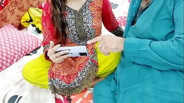 XXX PAKISTANI REAL HUSBAND WIFE WATCHING DESI PORN ON MOBILE THAN HAVE ANAL SEX WITH CLEAR HOT HINDI AUDIO najlepsze filmy