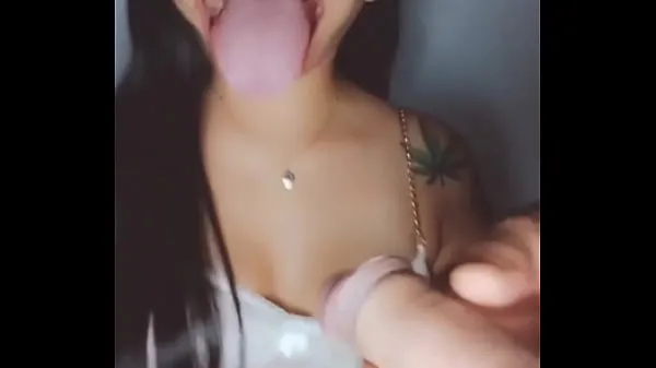 XXX سب سے اوپر کی ویڈیوز sucking dick