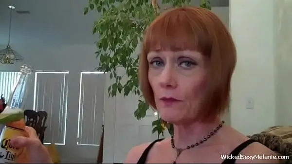 XXX Older Amateur Woman Sucking Off Your Junk legnépszerűbb videók