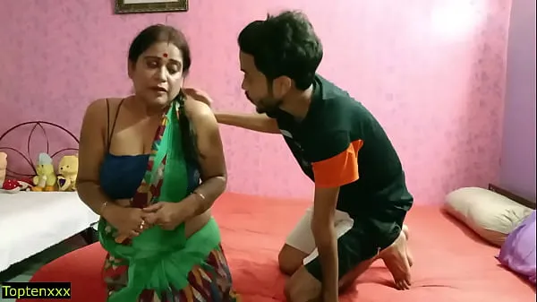 XXX Indian hot XXX teen sex with beautiful aunty! with clear hindi audio วิดีโอยอดนิยม