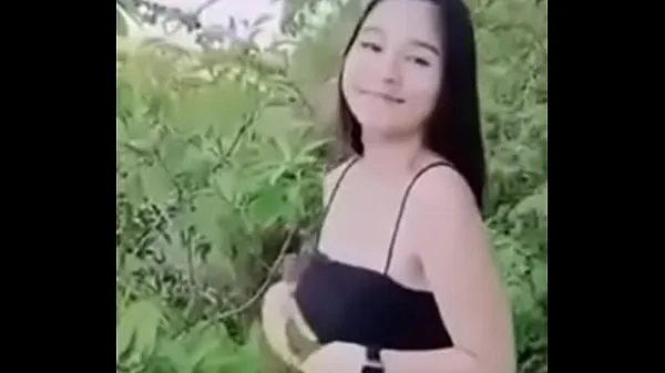 XXX Little Mintra is fucking in the middle of the forest with her husband κορυφαία βίντεο