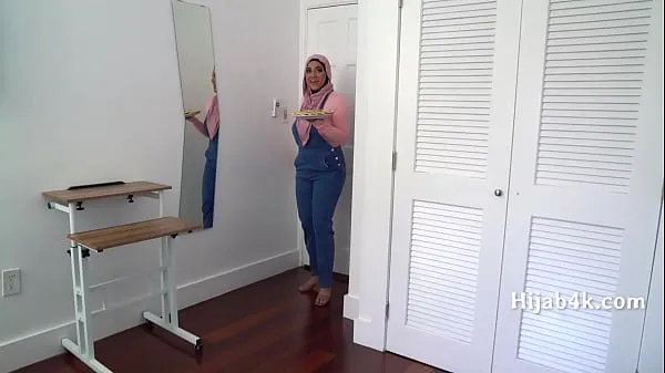 XXX Corrupting My Chubby Hijab Wearing StepNiece toppvideoer