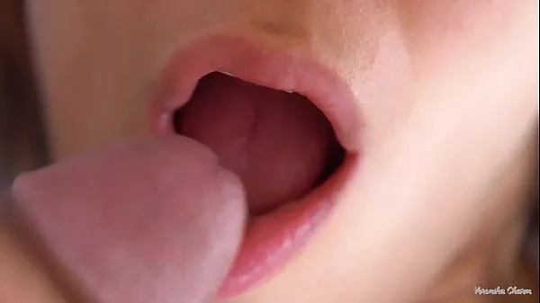 XXX Her Soft Big Lips And Tongue Cause Him Cumshot, Super Closeup Cum In Mouth วิดีโอยอดนิยม