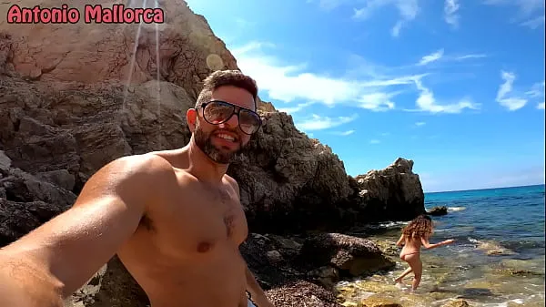 XXX Fucking A Teen Girl In A Public Nude Beach toppvideoer