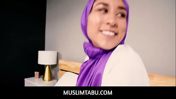 XXX MuslimTabu - Horny Perv Peeps On Beauty Babe In Hijab Vanessa Vox Video teratas