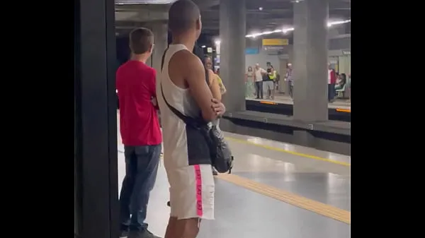 XXX I was on my way to the gym when I met the new guy on the subway, I ended up following him, the end was him fucking my ass in the woods najboljših videoposnetkov