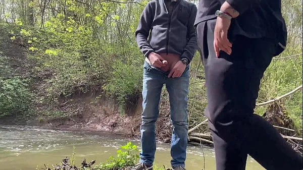 XXX سب سے اوپر کی ویڈیوز Sexy Horny Fat Stranger with a Gorgeous Ass at the Lakeside Jerking My Cock