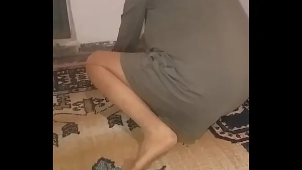 XXX Mature Turkish woman wipes carpet with sexy tulle socks top Videos