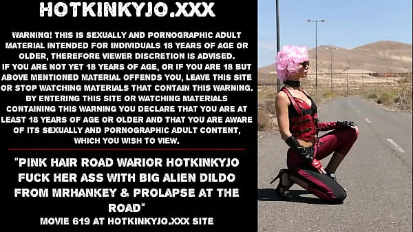 XXX Pink hair road warior Hotkinkyjo fuck her ass with big alien dildo from mrhankey & prolapse at the road أفضل مقاطع الفيديو