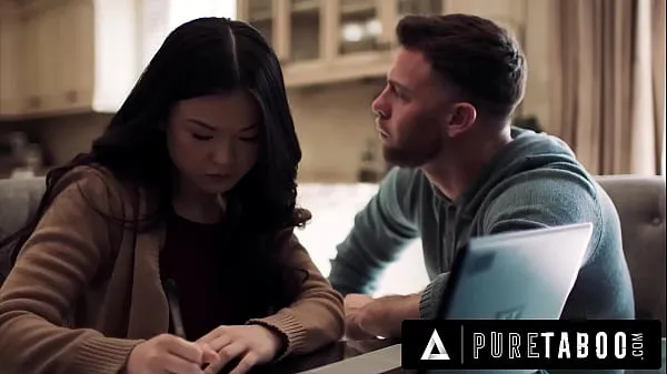 XXX سب سے اوپر کی ویڈیوز PURE TABOO Lulu Chu's Pervy Roommate Uses Slimthick Vic To Seduce Her Into A Threesome FULL SCENE