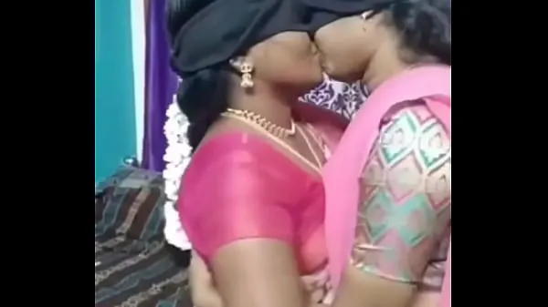 XXX Tamil Aunties Lesbian أفضل مقاطع الفيديو