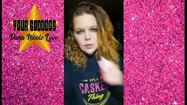 XXX سب سے اوپر کی ویڈیوز Ms. Dana Nicole caters to your smoking fetish