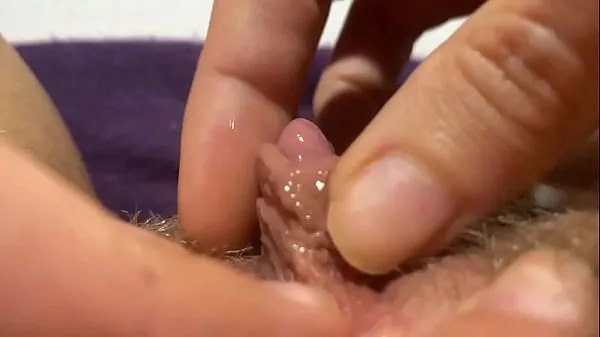 XXX huge clit jerking orgasm extreme closeup热门视频