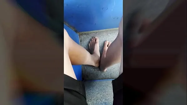 XXX Twink walking barefoot on the road and still no shoe in a tram to the city शीर्ष वीडियो