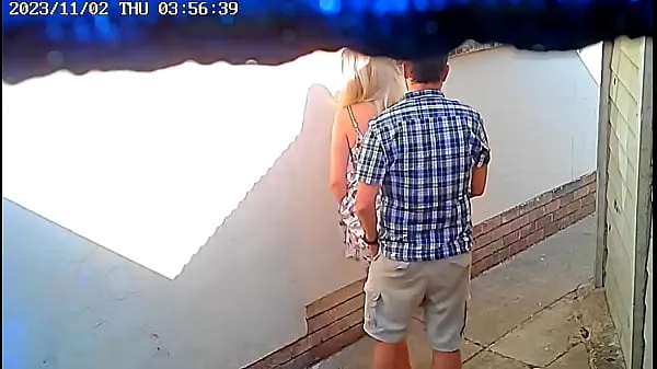 XXX Mutiges Paar beim öffentlichen Ficken vor CCTV-Kamera erwischt Top-Videos