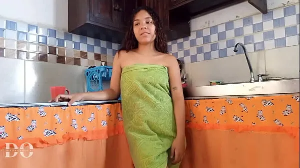 XXX What a delight when you are freshly bathed and they fuck you to start the day very well full of milk toppvideoer