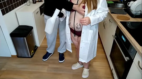 XXX Mother-in-law allows Stepson-in-law to fill male urine bag najlepšie videá